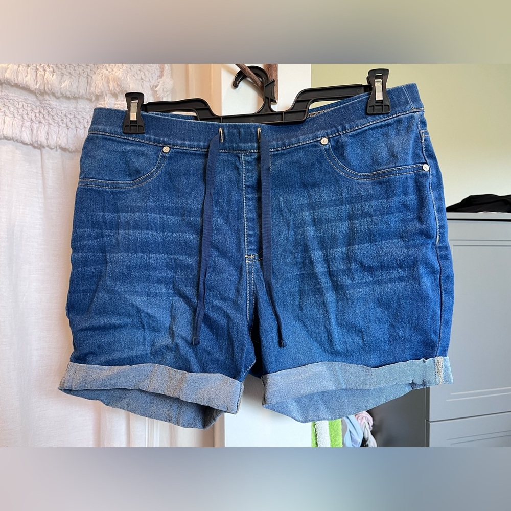 Just Be Dark Blue Jean Shorts